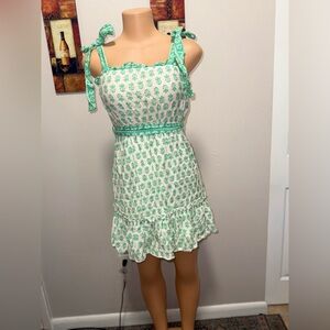 Green and White Floral Dress size S
